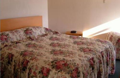 Hamilton North Hotel | Motel Six