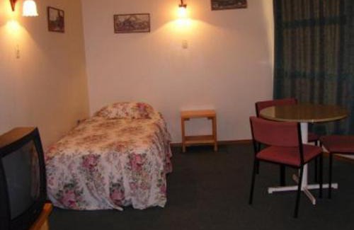 Hamilton North Hotel | Motel Six