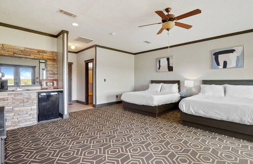 Graford Hotel | MotorBoat Inn Suite 2 Pet Friendly