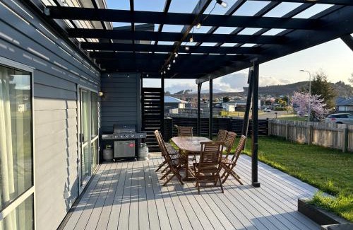 Motuoapa House | Motuoapa Getaway - Lake Taupo Holiday Home