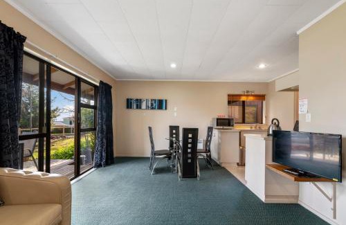 Motuoapa House | Motuoapa Studio - Motuoapa Holiday Unit