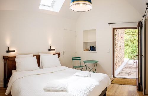Perassay Bed & Breakfast | Moulin de Retord, côté étang - Chambres d'hôtes
