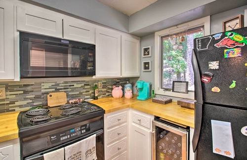 Mount Ida Condo | Mount Ida Condo w/Balcony + Resort Amenities