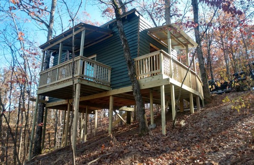 Hot Springs Cabin | Mountain Treehouse