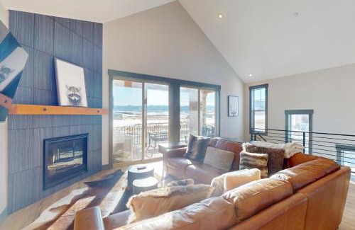 Grand Elk Ranch House | Mountain Bliss Retreat in Granby