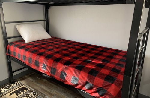 Roundup Cabin | MOUNTAIN CABIN 1