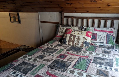Roan Mountain Cabin | Mountain cabin with 3600 plus high elevation with Creek and waterfall frontage