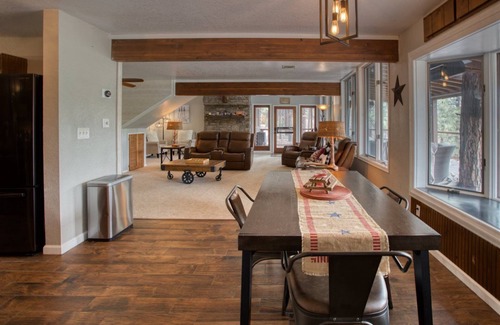 Show Low House | Mountain Getaway | 2BR + Loft | Game Room