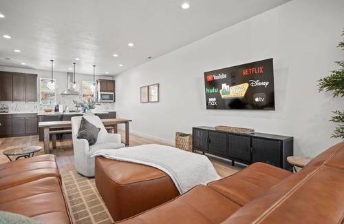 Mountain Green House | Mountain Getaway R5957 | Snowbasin Skiing |Hot Tub