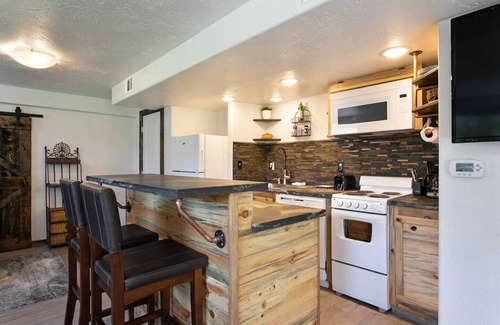 Black Hawk House | Mountain guest suite - Creekside sauna, patio, & fire pit. Casinos nearby!