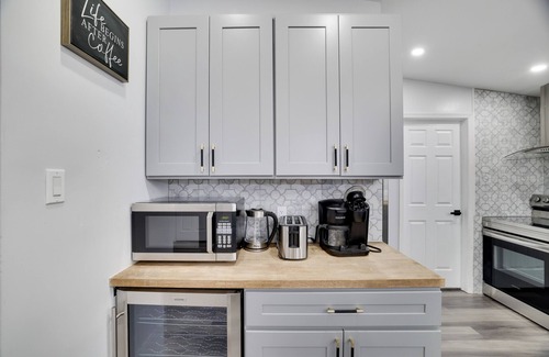 Tobyhanna House | Mountain Haven Retreat: Brand New 8BR/3BA Sleeps 18