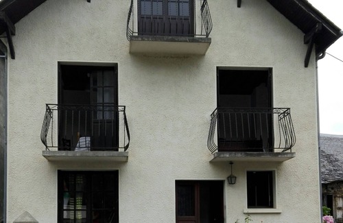 Ouste House | mountain holiday house for 8 people