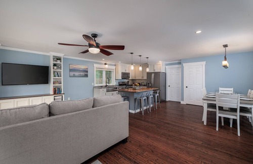 Jeffersonville House | Mountain home with theater space, game room & gym
