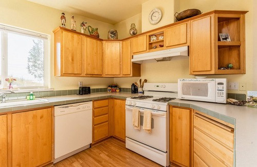 Somers House | Mountain home with Flathead Lake views, balcony & grill