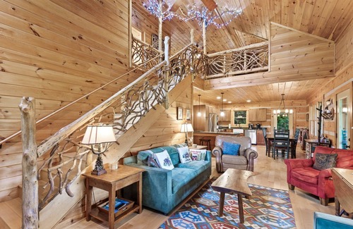 Boone Cabin | Mountain Laurel Lodge - Log Cabin in Boone with Hot Tub, Great Views & Pool Table
