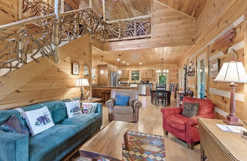 Boone Cabin | Mountain Laurel Lodge - Log Cabin in Boone with Hot Tub, Great Views & Pool Table