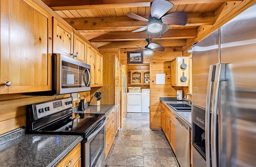 Etowah House | Mountain Life: Cozy Hilltop Haven