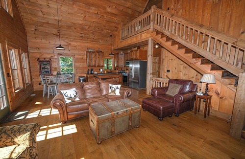 Unaka Cabin | Mountain Lodge Estate - Amazing Views - 57 Acres - Private Lake