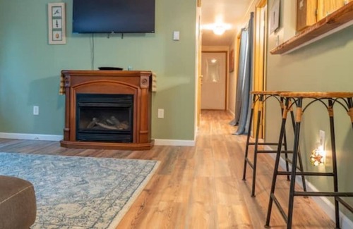 Jim Thorpe House | Mountain Lodge Near Skiing and Snow Tubing