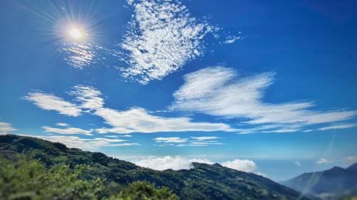 Jinfeng Bed & Breakfast | Mountain Lodge