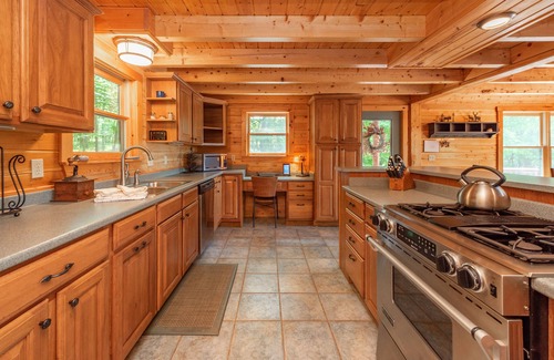 Swanton House | Mountain Lodge w/Fire Pit, Games & Lake Fun