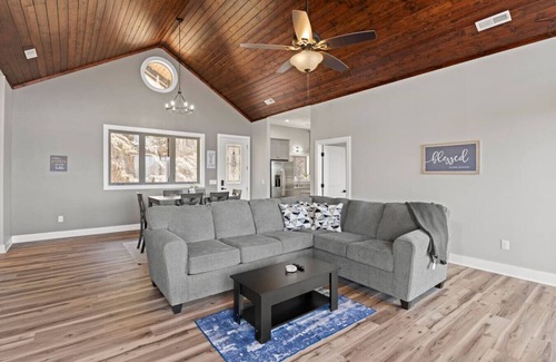 Sylva Condo | Mountain Magic, King Suite, and Mountain View!