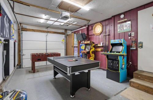 Pocono Summit House | Mountain Oasis Hot Tub Game Room Fire Pit
