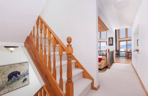 Victor Apartment | Mountain Retreat Sleeps 10