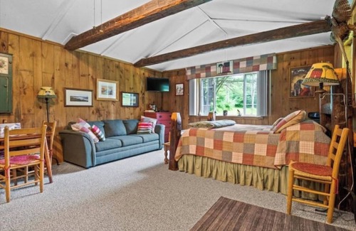 Bath Other | Mountain Rose Horse Farm - Guest Cottage