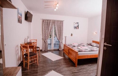Korenica House | Mountain Serenity Rooms - Double Room with Balcony 3
