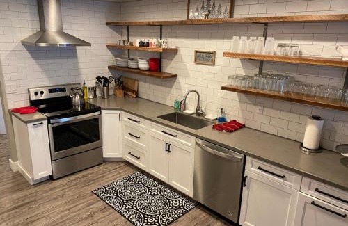 Oakridge House | Mountain view, 5-bedroom home with sauna