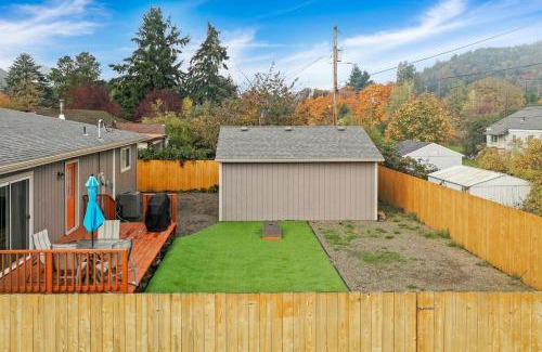 Oakridge House | Mountain view, 5-bedroom home with sauna