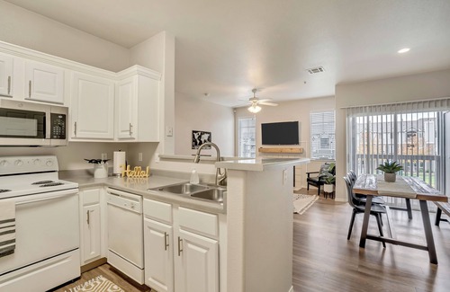 Clearfield Apartment | Mountain View by Cloud Dream Homes