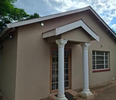 Umjindi House | Mountain View Cottage