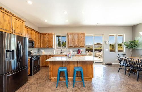 Flagstaff House | Mountain View Country Farmhouse