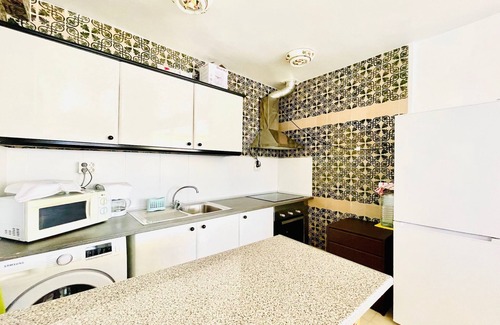 Roquetas de Mar Apartment | Mountain-View Apartment by Sea