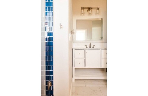 Montrose House | Mountain View Escape - Quiet but Near Everything!