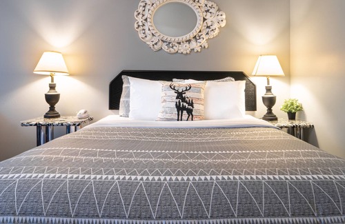 Canmore Hotel | Mountain View Inn