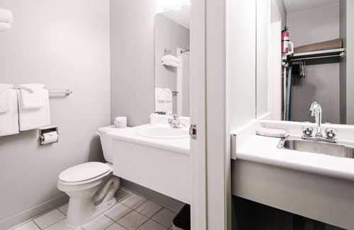 Canmore Hotel | Mountain View Inn