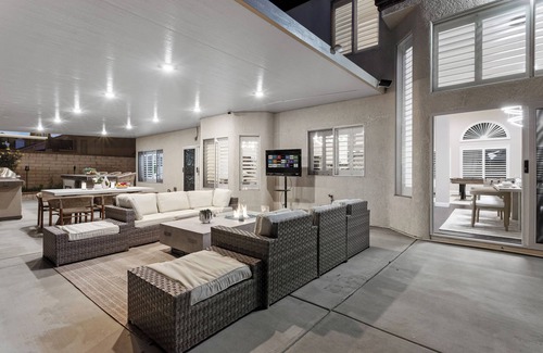 Rowland Heights Villa | Mountain View Luxury: Modern Family Oasis Retreat