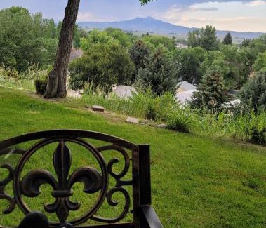 Cody House | Mountain View Lodging Cody