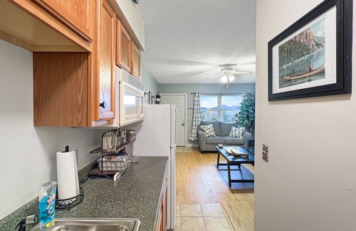 Rockwood Condo | Mountain View Loft (Stunning Mountain Views!)