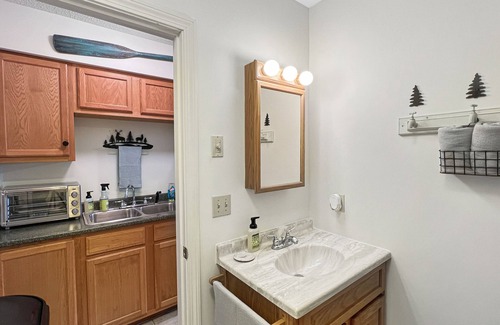 Rockwood Condo | Mountain View Loft (Stunning Mountain Views!)