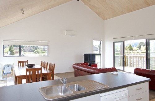 Ohakune Cottage | Mountain View - Ohakune Holiday Home