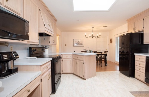 Saint Thomas House | Mountain view, rural and cozy.