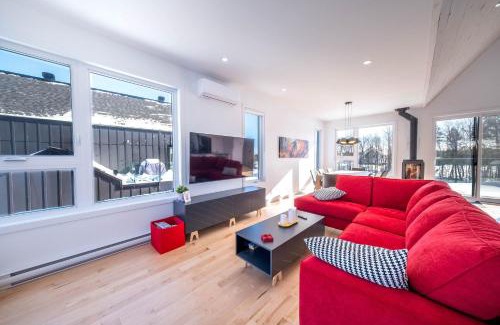 Beaupre Ski Chalet | Mountain View - World Cup