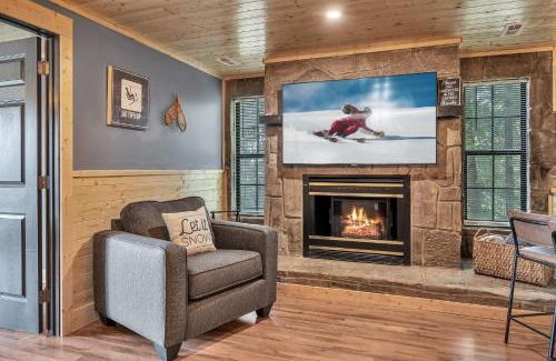 Caton Apartment | Mountain Views at Dolly's Castle Unit 2