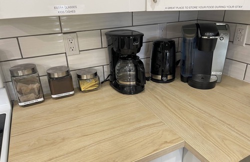 Golden House | Mountain Views - Luxury Hot Tub - Family Friendly - Pet Friendly