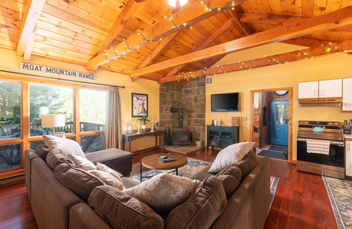 Birch Hill House | Mountain views! Updated! 7 min to NoCo Village, 5 min to Echo Lake & Saco!