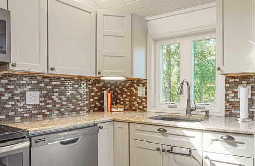 Hendersonville Cottage | Mountain Vista Retreat in Hendersonville, NC